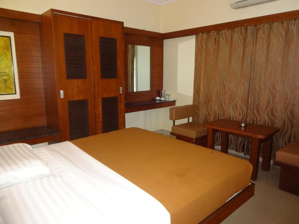Hotel Sheetal Residency Bangalore Exterior foto