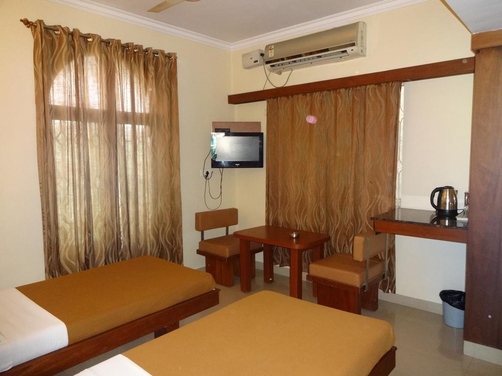 Hotel Sheetal Residency Bangalore Exterior foto