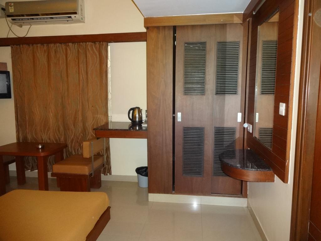 Hotel Sheetal Residency Bangalore Exterior foto