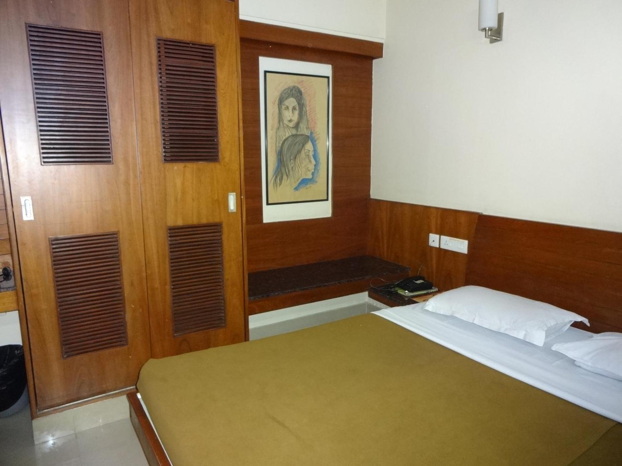 Hotel Sheetal Residency Bangalore Exterior foto