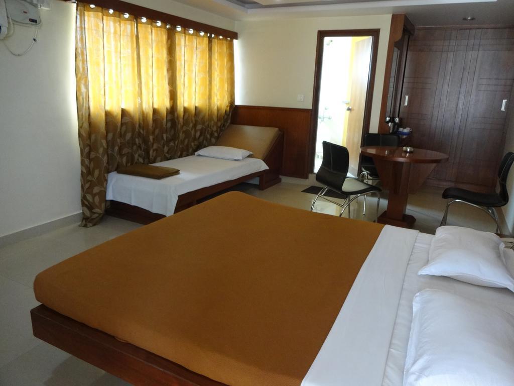 Hotel Sheetal Residency Bangalore Exterior foto