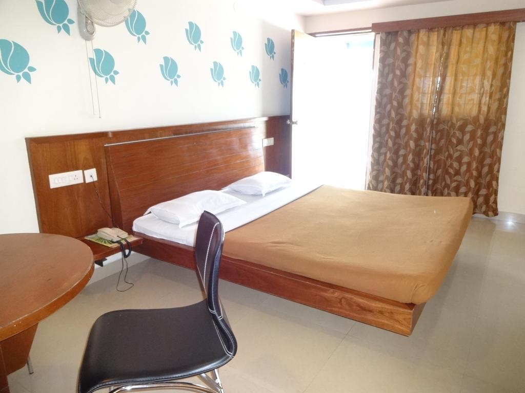 Hotel Sheetal Residency Bangalore Exterior foto